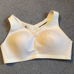 Women’s Lululemon sports bra